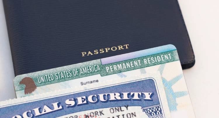 Understanding U.S. Green Cards and U.S. Citizenship