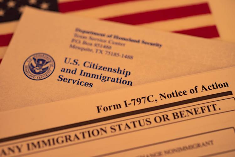 How Canadians Use Form I-797 to Enter the US on a Visa